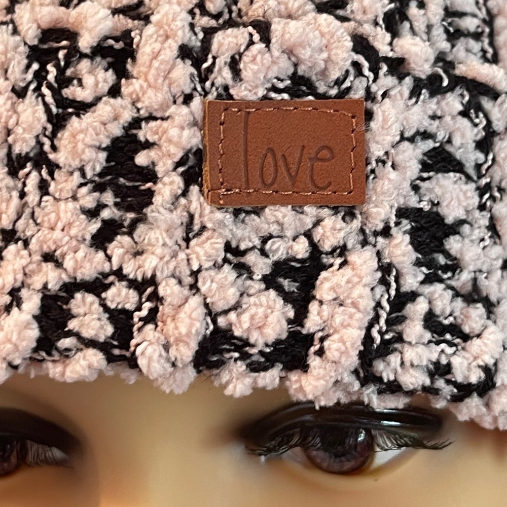 PEACE LOVE WORLD Confetti Yarn Bennie Hat In Rose Petal - Picture 8 of 13